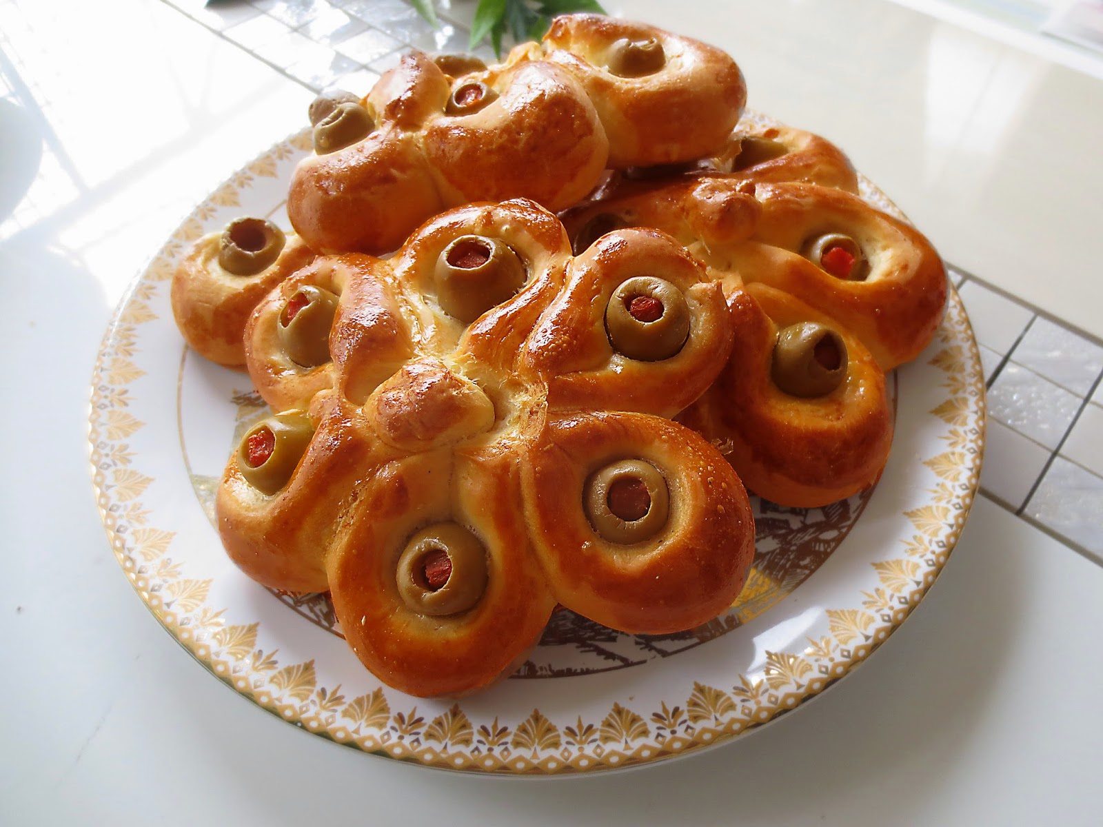 Булочки с оливками
